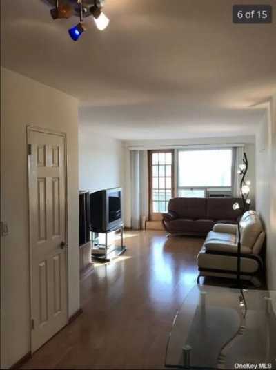 Home For Rent in Rego Park, New York