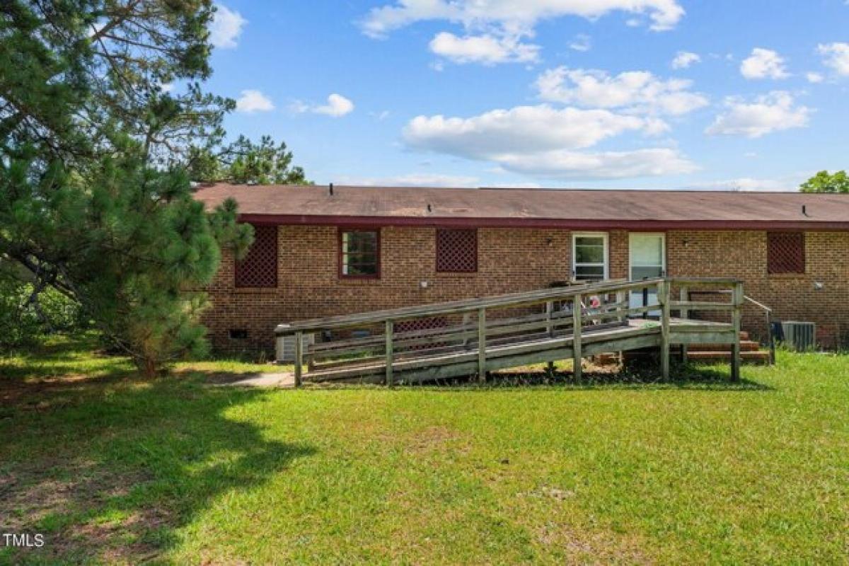 Picture of Home For Sale in Pembroke, North Carolina, United States