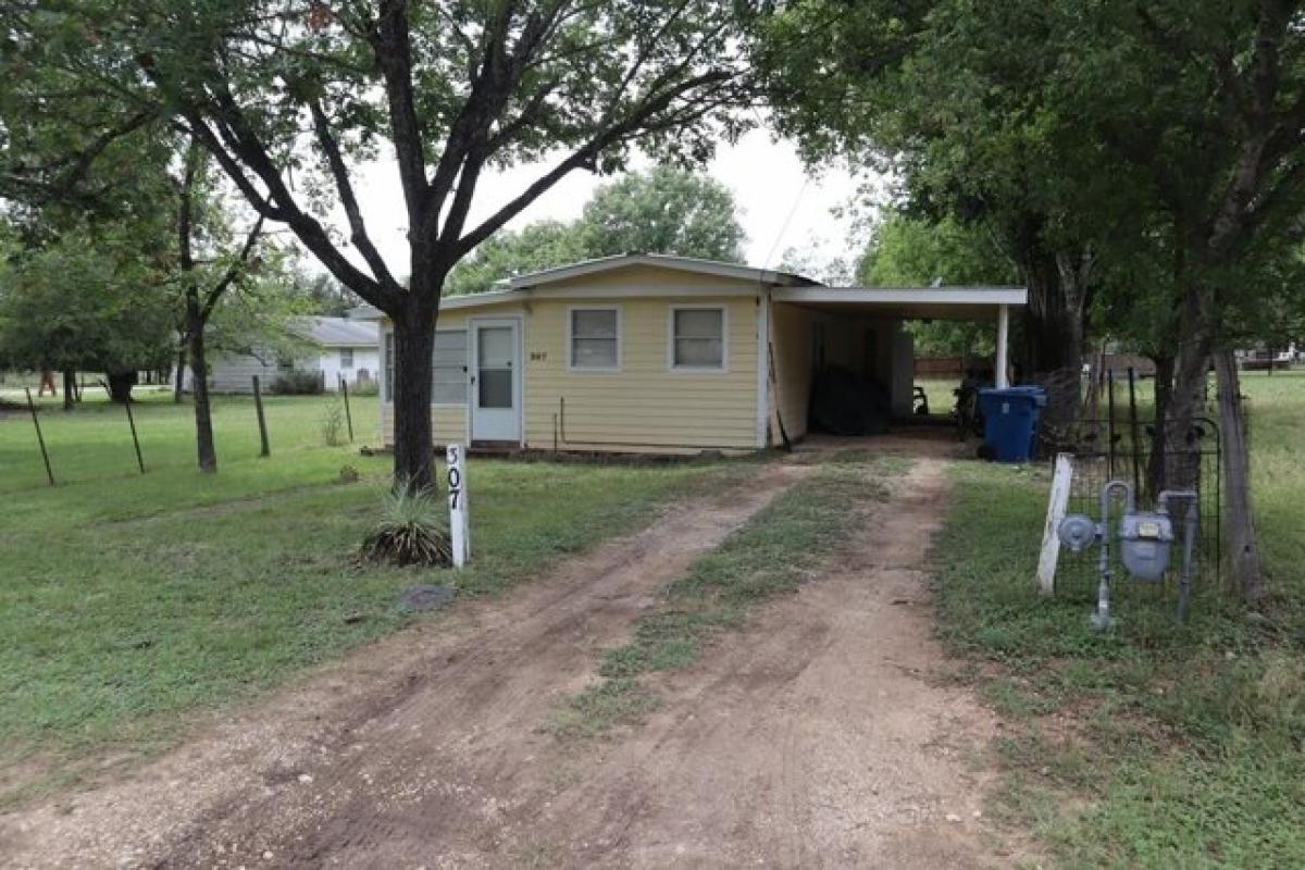 Picture of Home For Sale in Bandera, Texas, United States