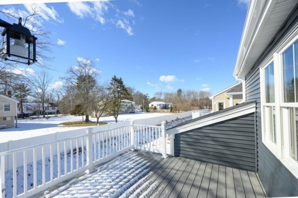 Picture of Home For Sale in West Bridgewater, Massachusetts, United States