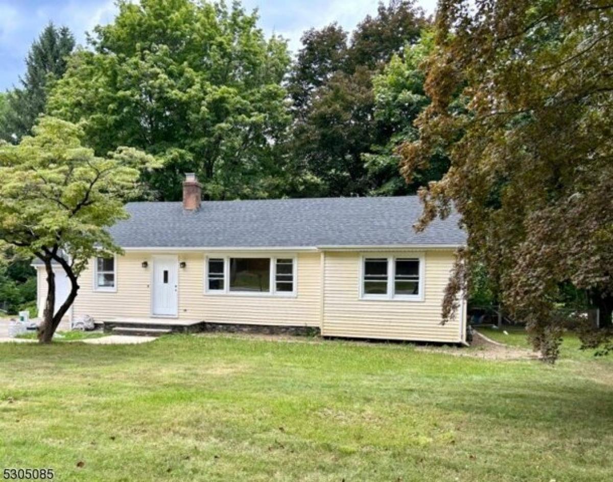 Picture of Home For Sale in Randolph, New Jersey, United States