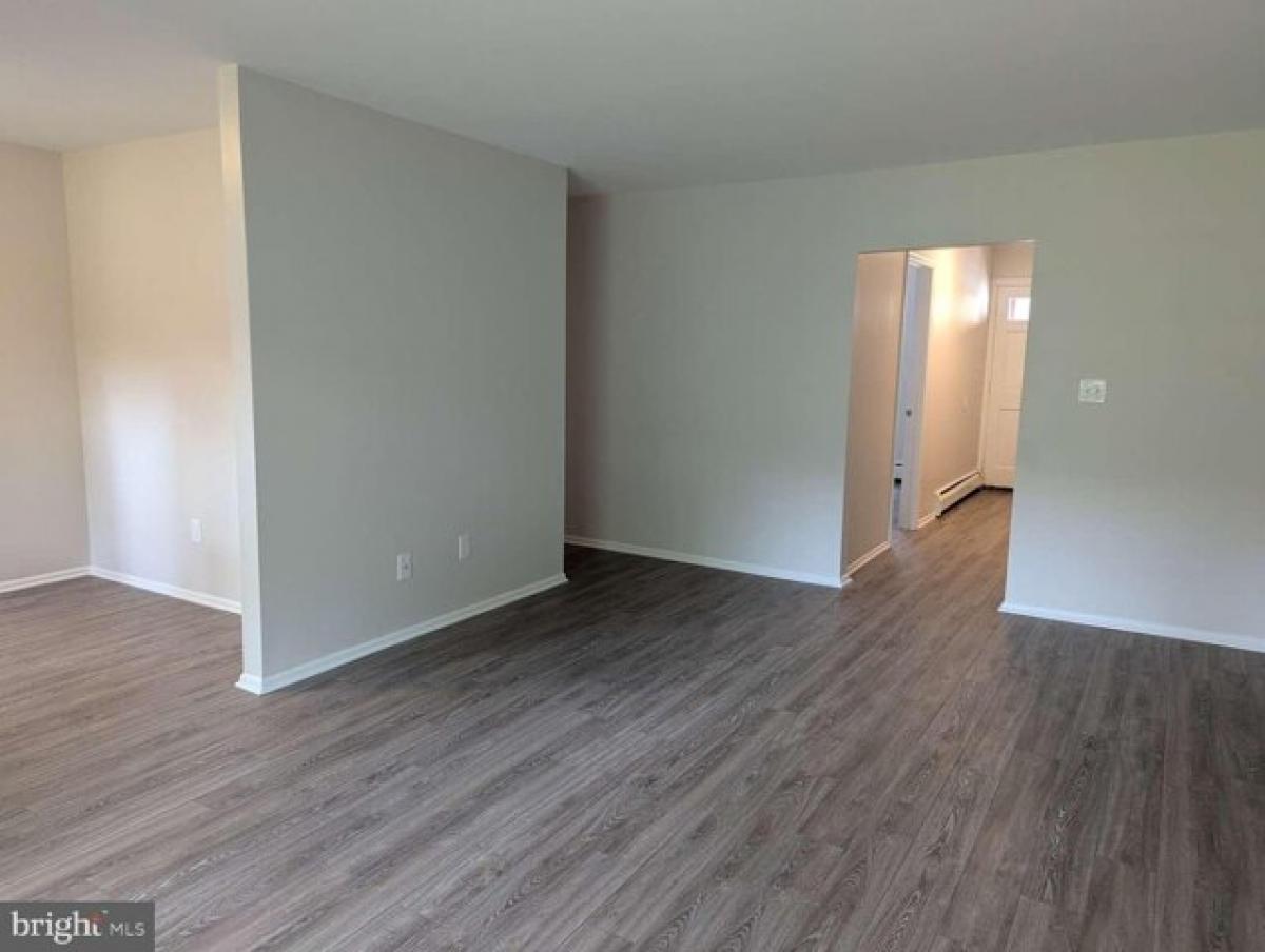 Picture of Home For Rent in Burlington, New Jersey, United States