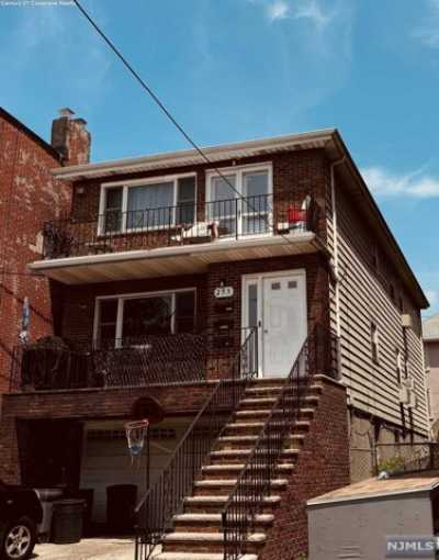 Home For Sale in Cliffside Park, New Jersey