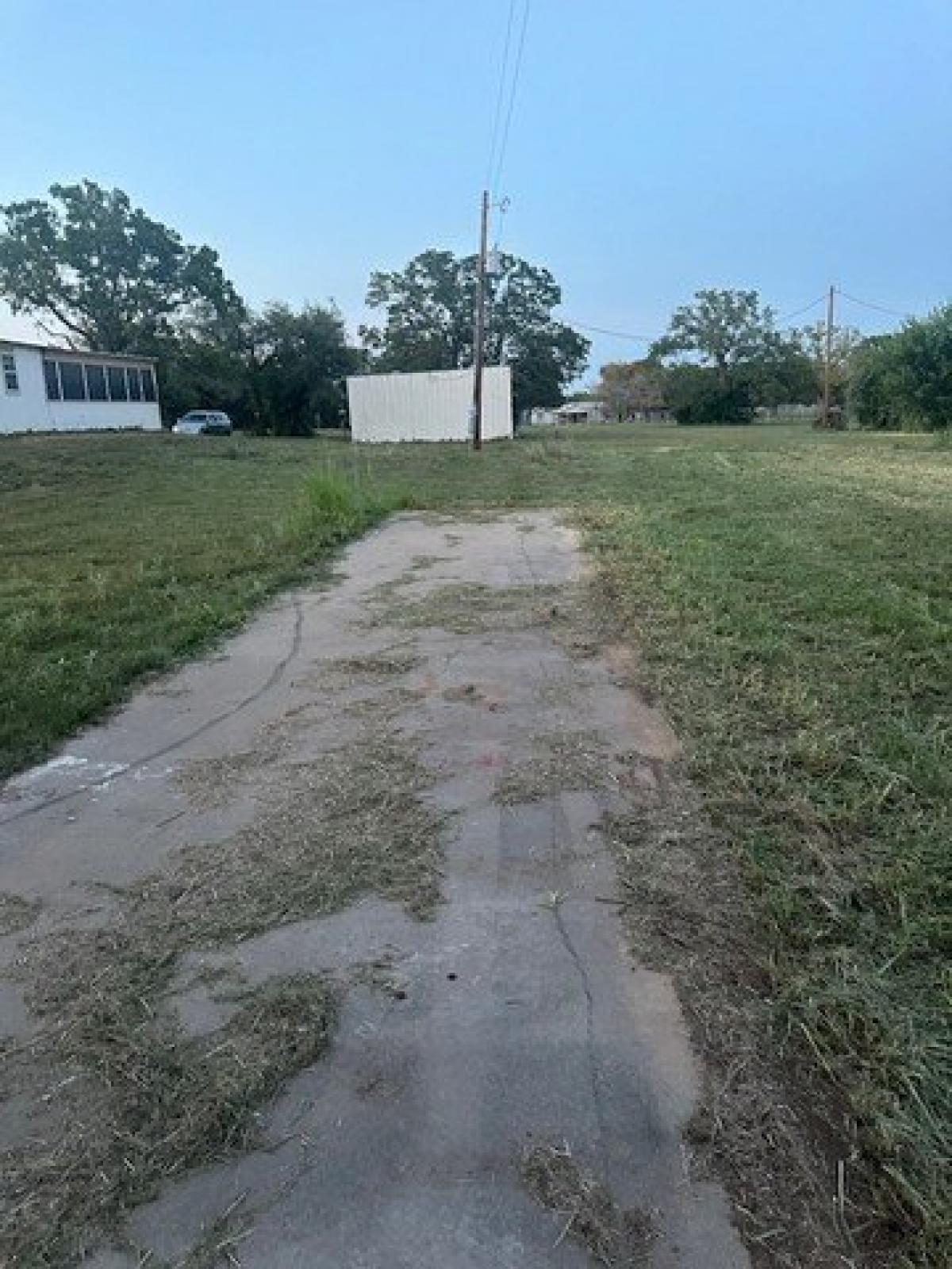 Picture of Home For Sale in Lipan, Texas, United States