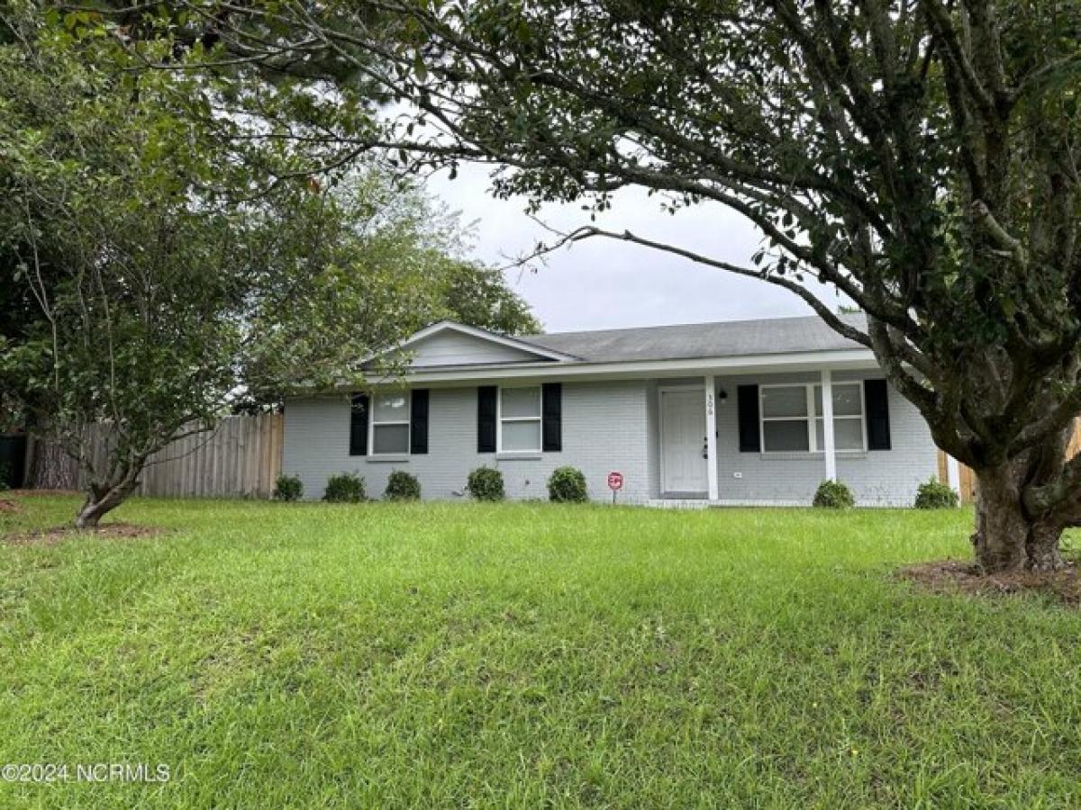 Picture of Home For Sale in Castle Hayne, North Carolina, United States