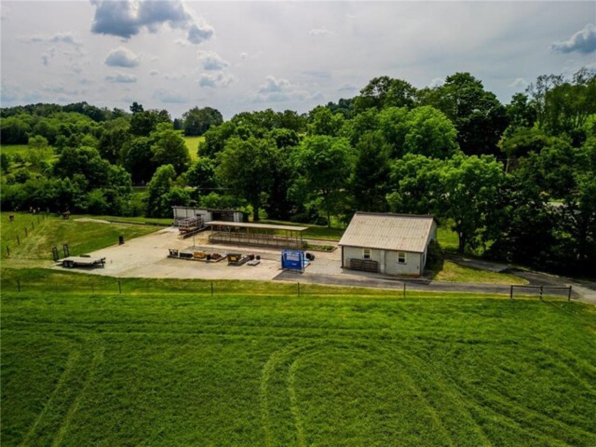 Picture of Home For Sale in Ligonier, Pennsylvania, United States