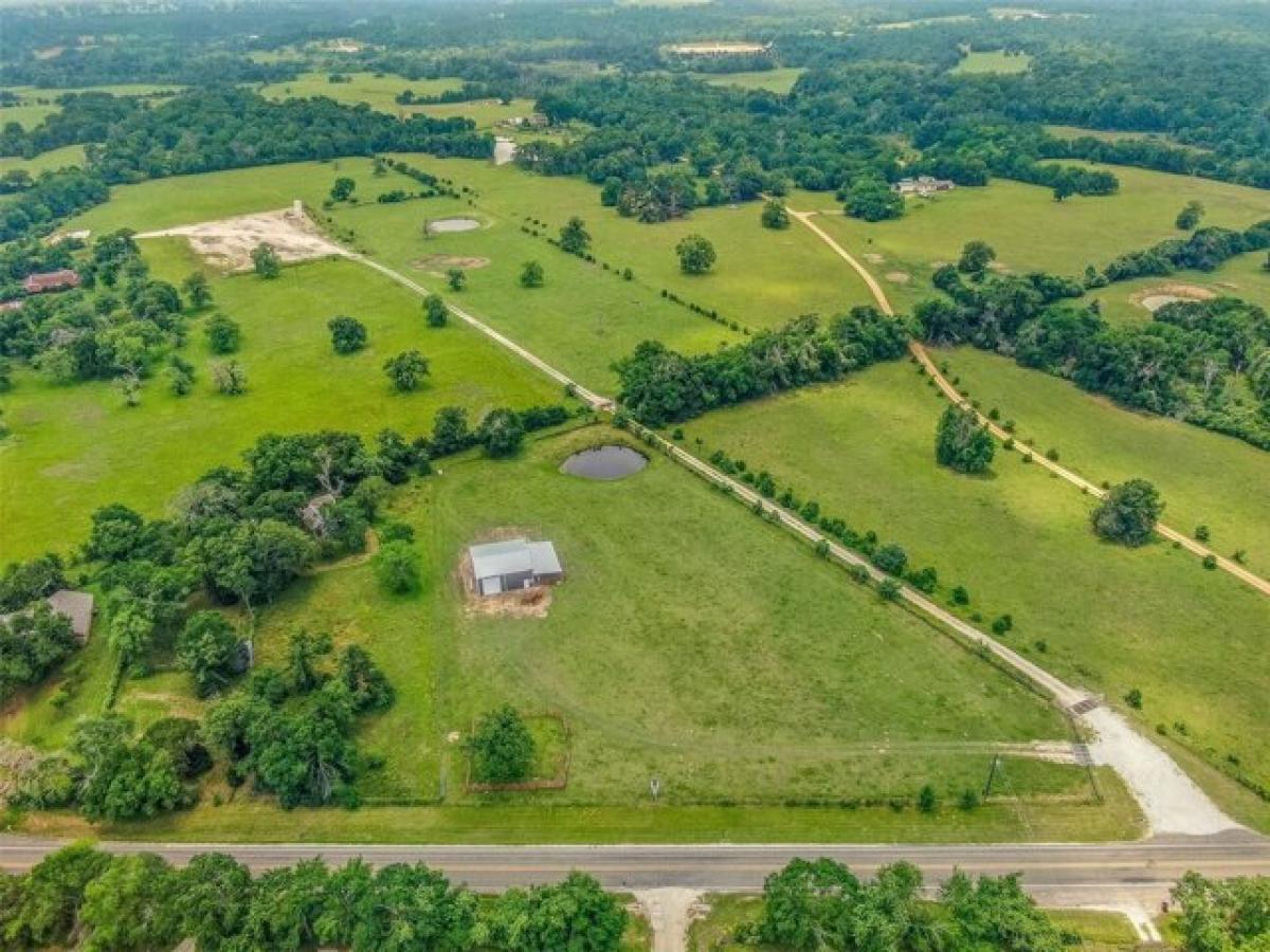 Picture of Residential Land For Sale in Franklin, Texas, United States