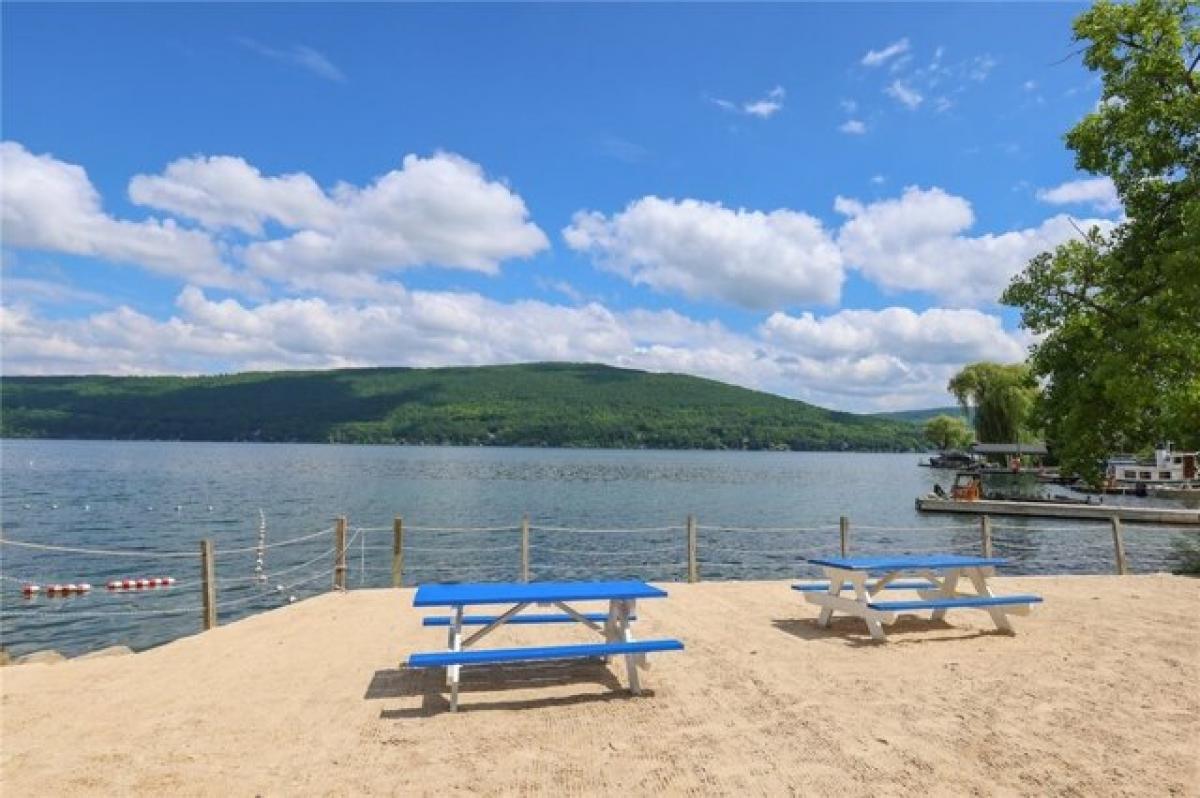 Picture of Home For Sale in Canandaigua, New York, United States