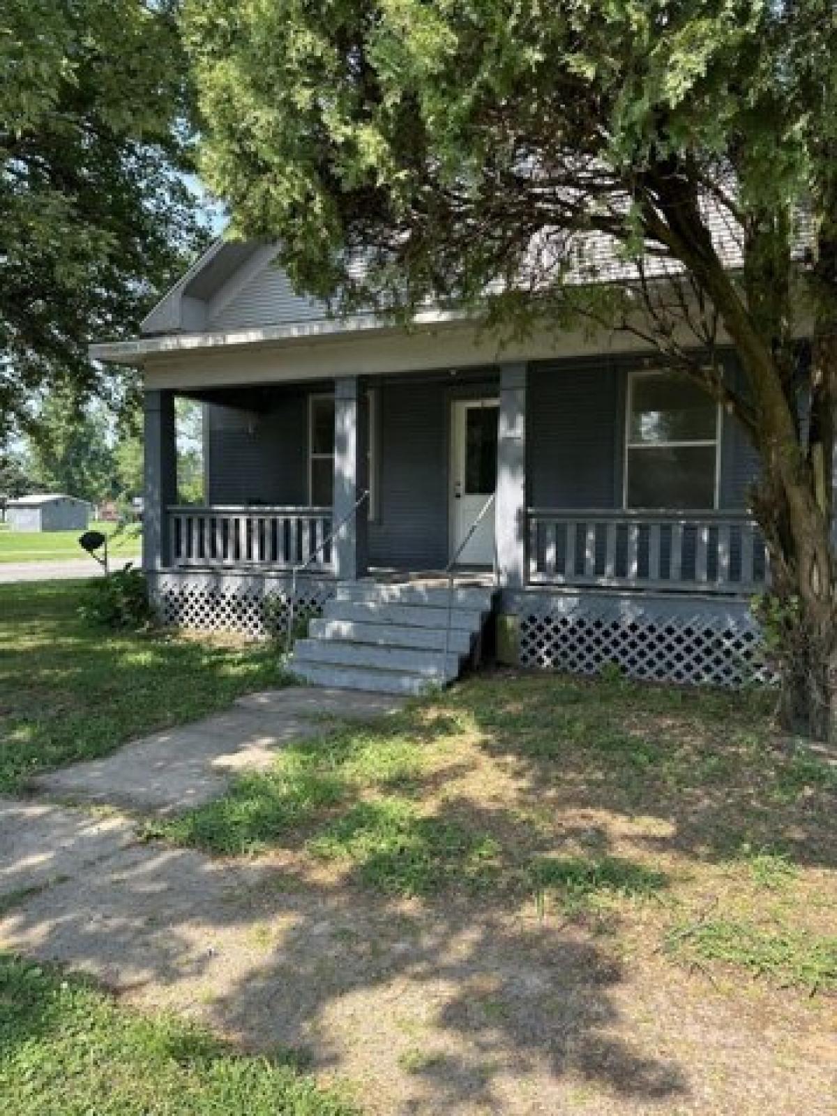 Picture of Home For Sale in Charleston, Missouri, United States