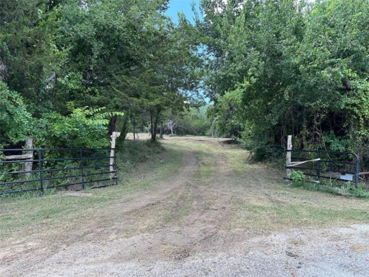 Picture of Residential Land For Sale in Saint Jo, Texas, United States