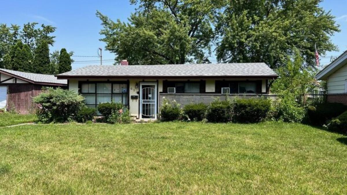 Picture of Home For Sale in Calumet City, Illinois, United States