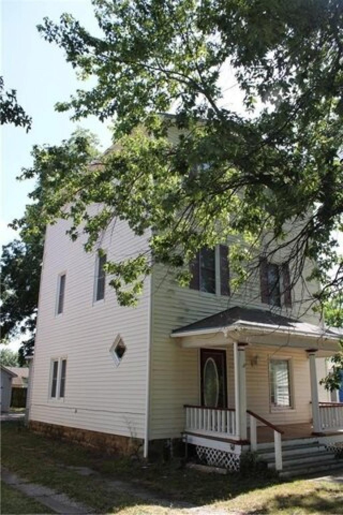 Picture of Home For Sale in Parsons, Kansas, United States