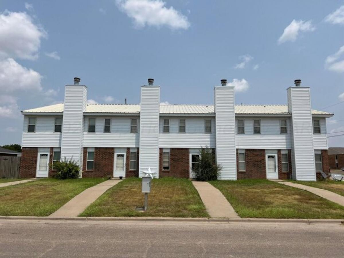 Picture of Home For Sale in Perryton, Texas, United States