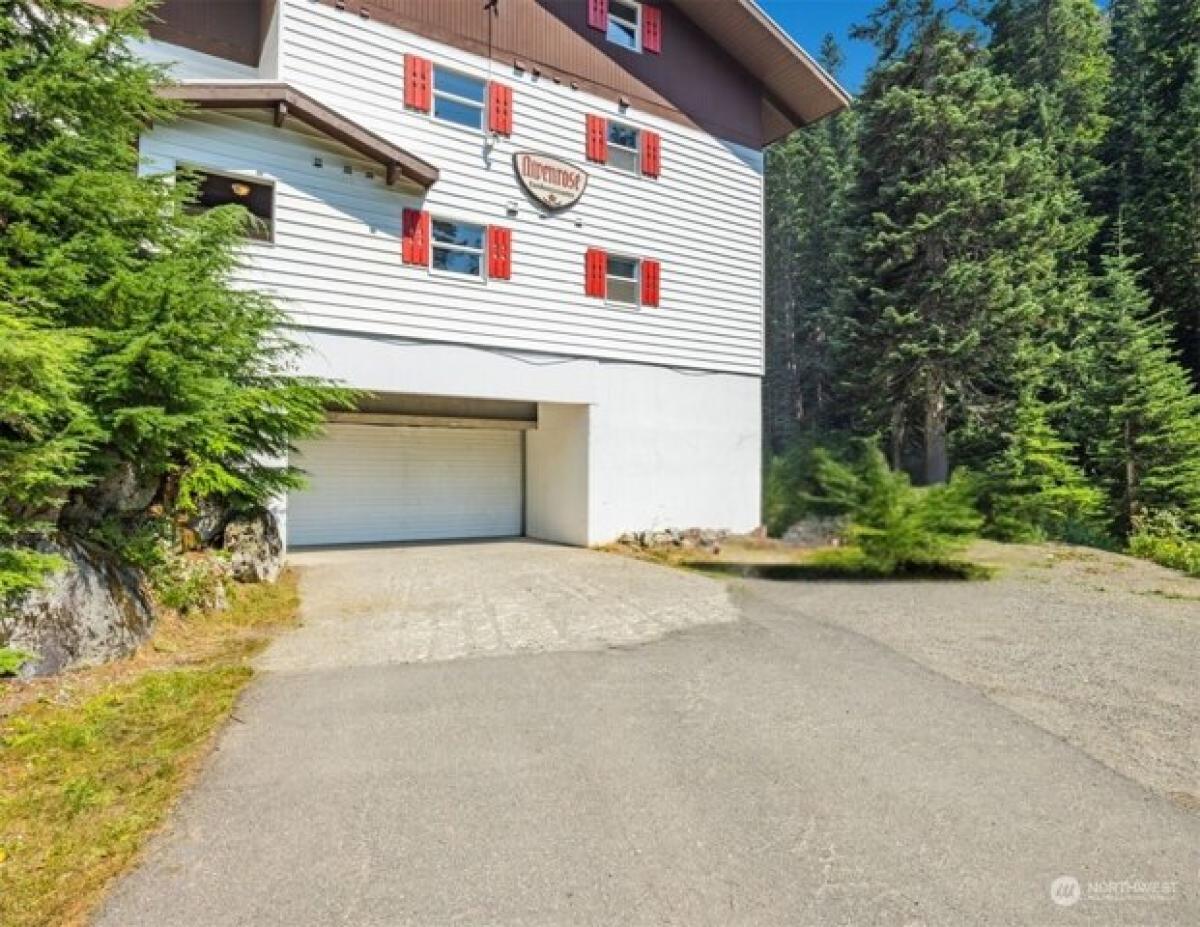 Picture of Home For Sale in Snoqualmie Pass, Washington, United States