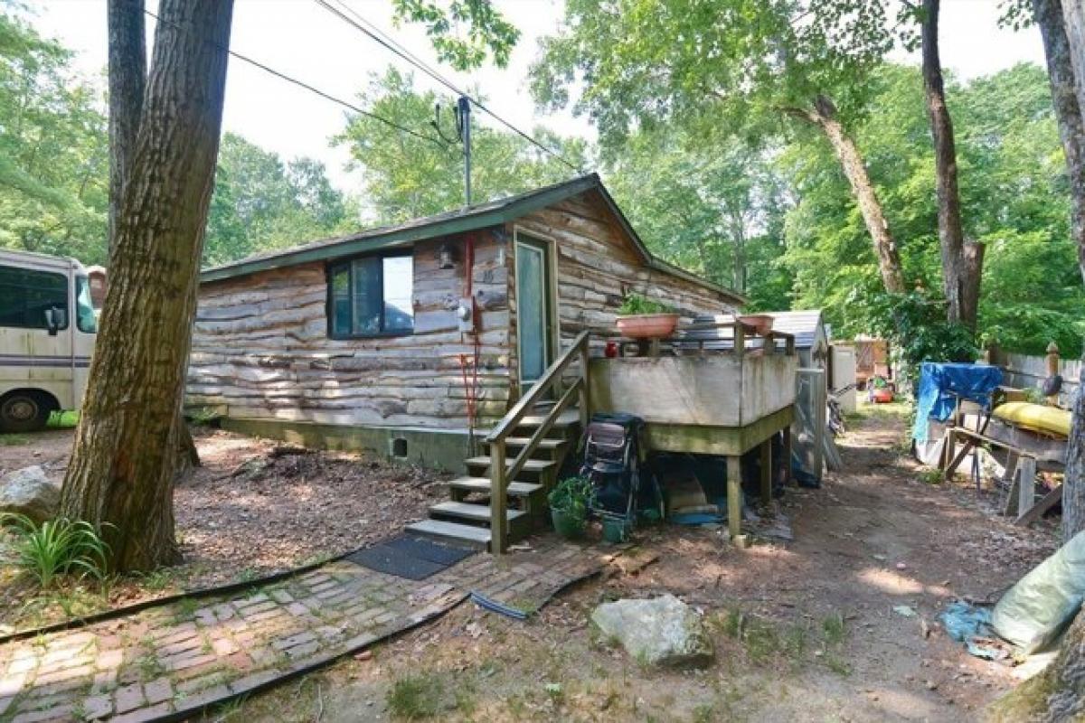 Picture of Home For Sale in Spencer, Massachusetts, United States