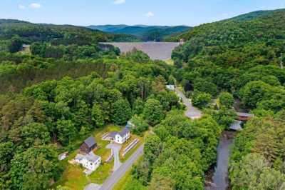 Home For Sale in Thetford, Vermont