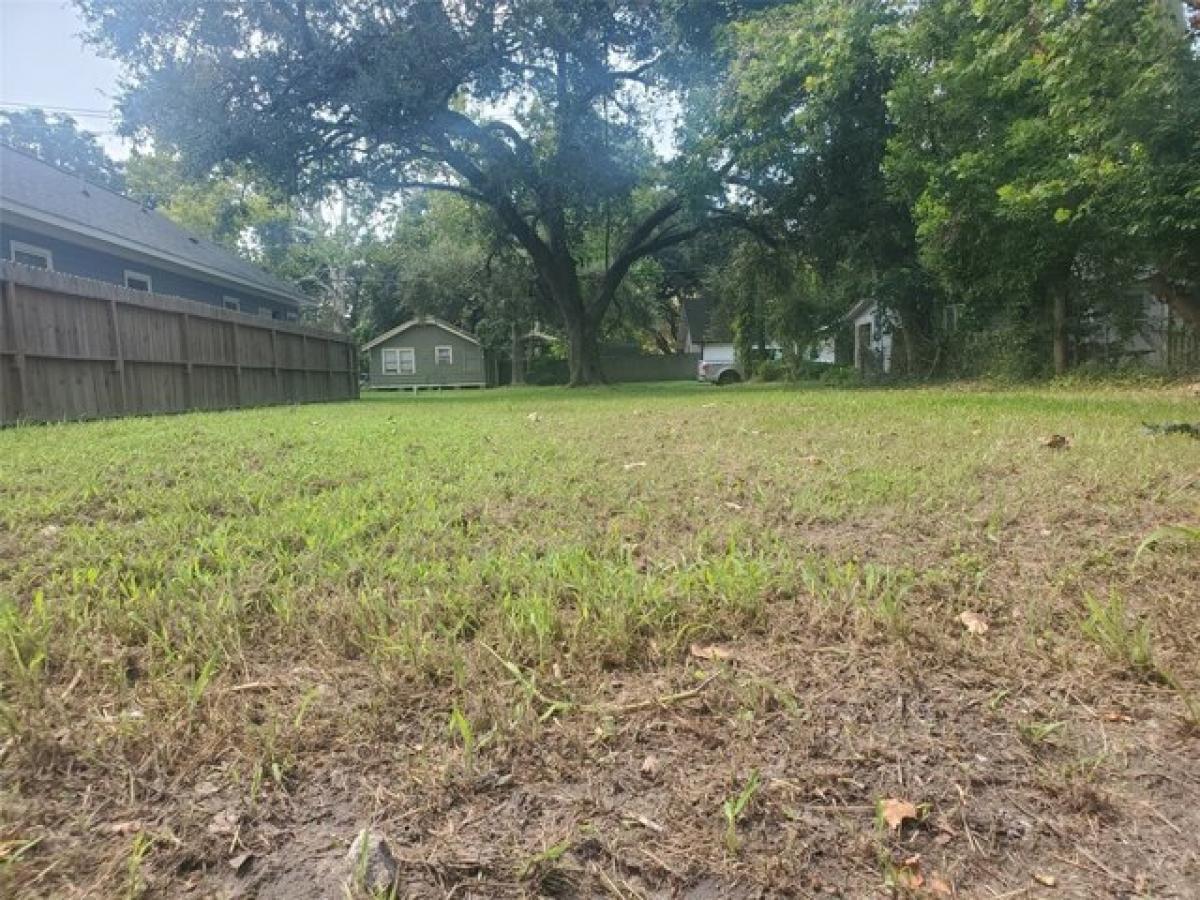 Picture of Residential Land For Sale in Alvin, Texas, United States