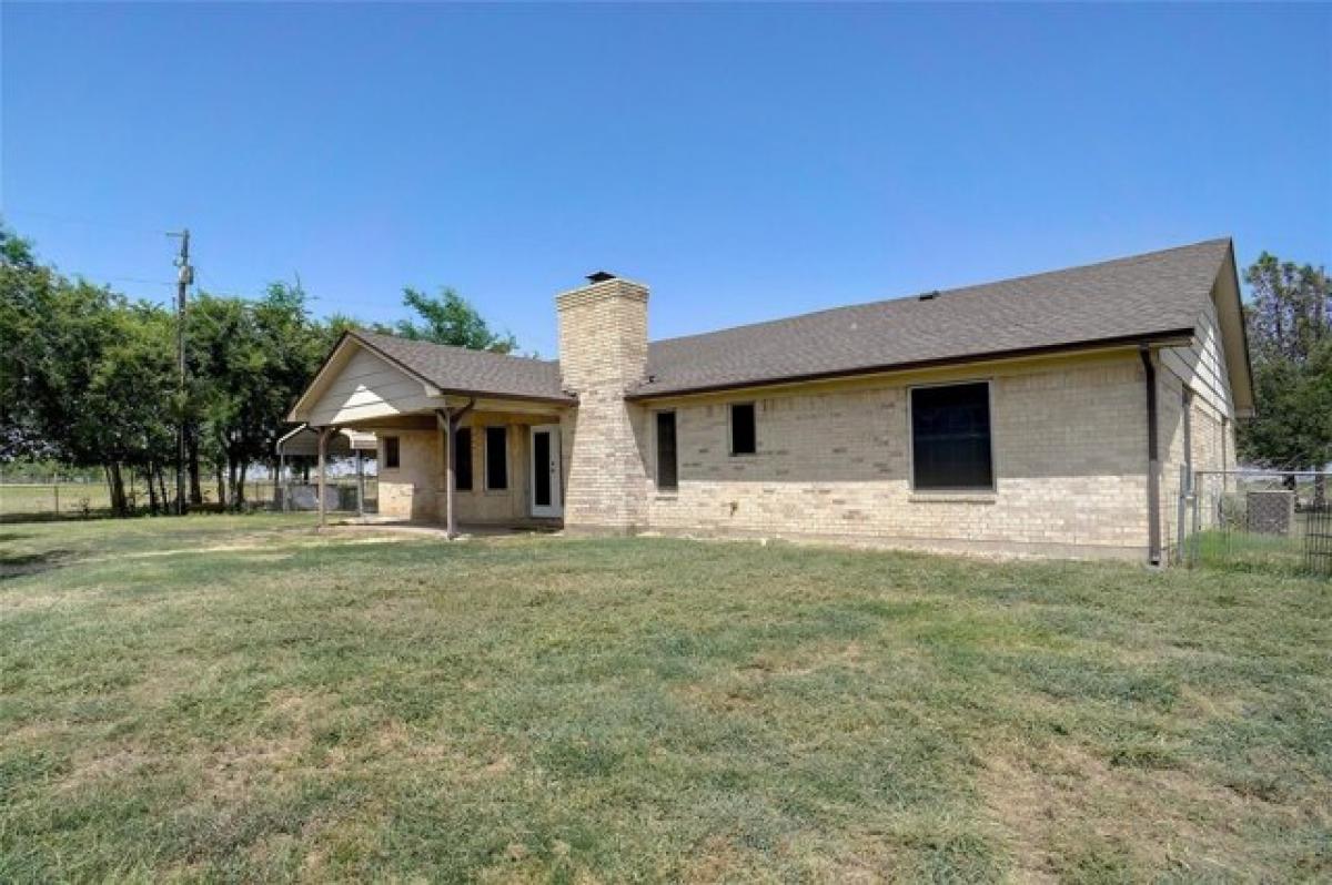 Picture of Home For Sale in Krum, Texas, United States