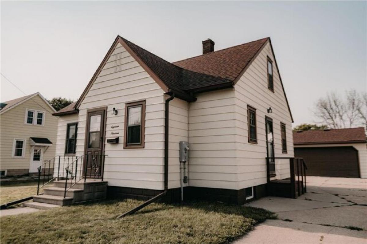 Picture of Home For Sale in Austin, Minnesota, United States