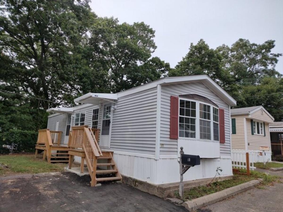 Picture of Home For Sale in Shelton, Connecticut, United States