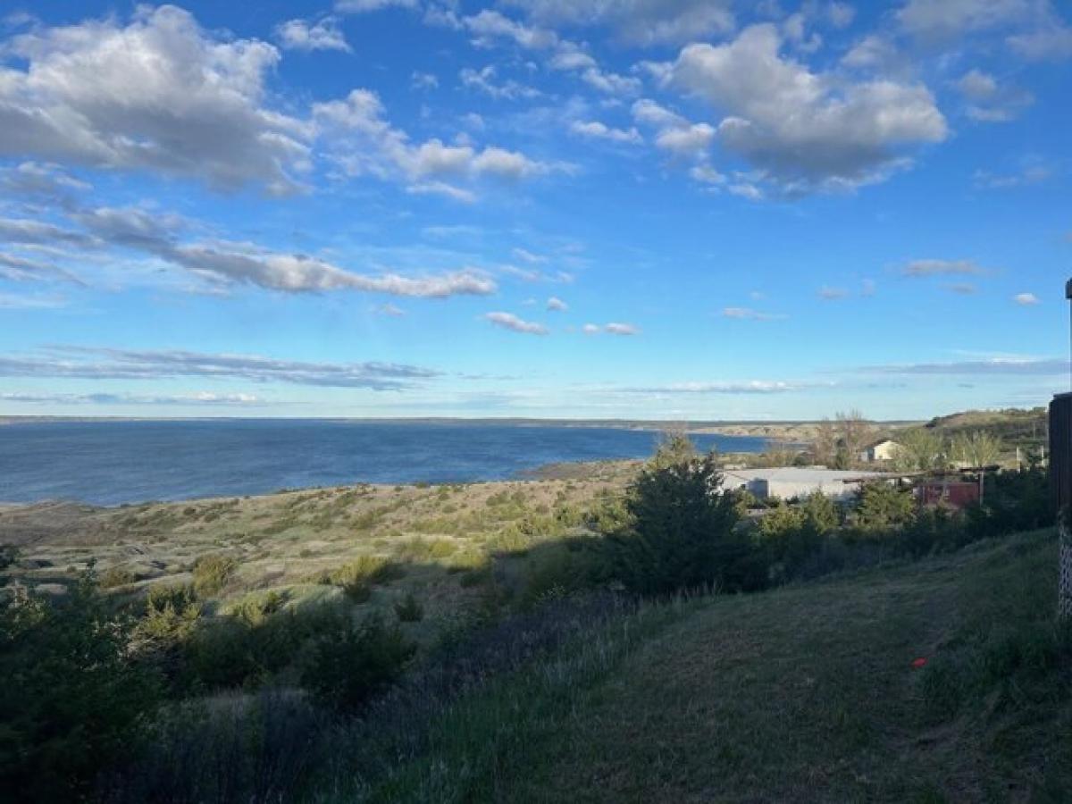 Picture of Home For Sale in Fort Pierre, South Dakota, United States