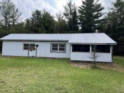 Home For Sale in Onchiota, New York