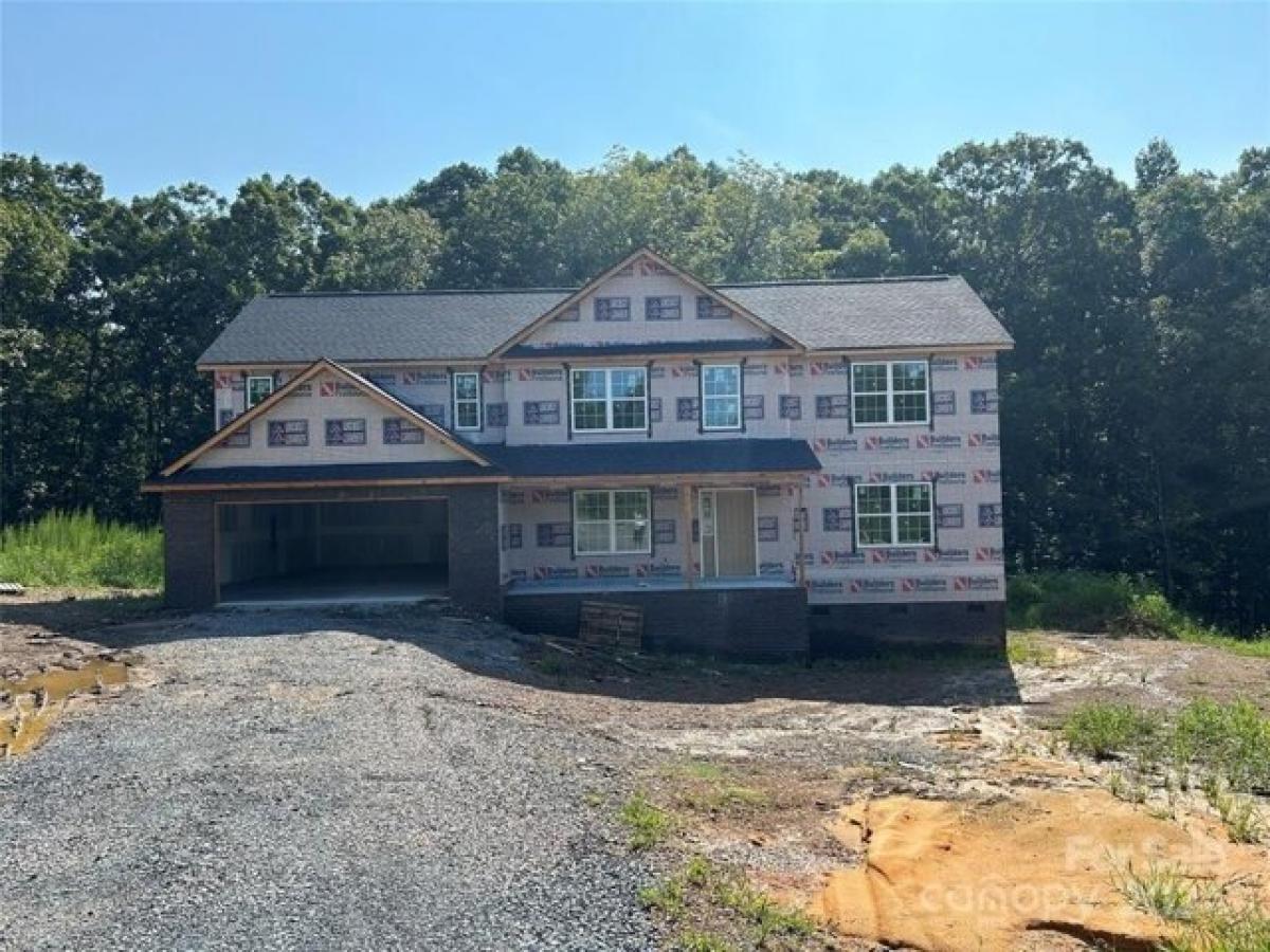 Picture of Home For Sale in Oakboro, North Carolina, United States