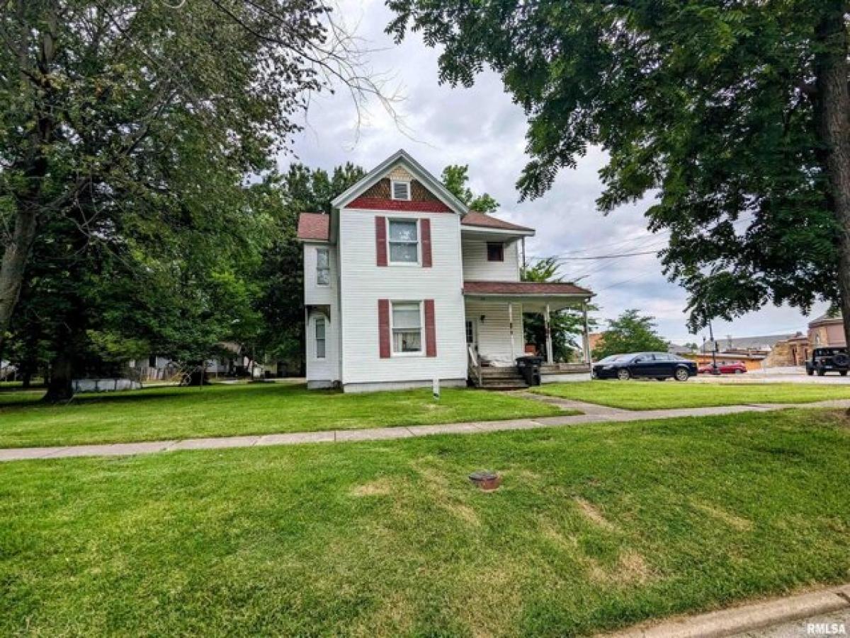 Picture of Home For Sale in Carbondale, Illinois, United States