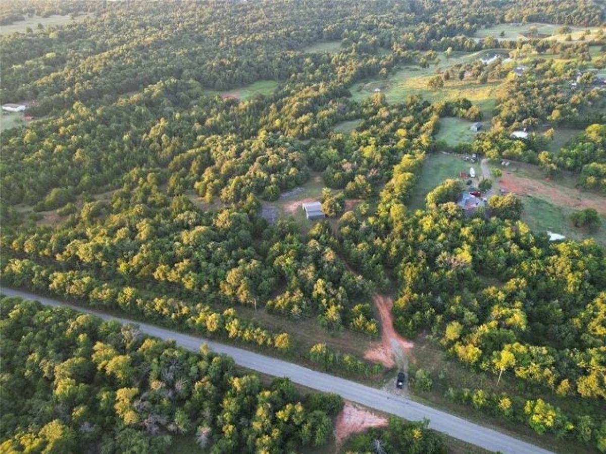 Picture of Residential Land For Sale in Harrah, Oklahoma, United States