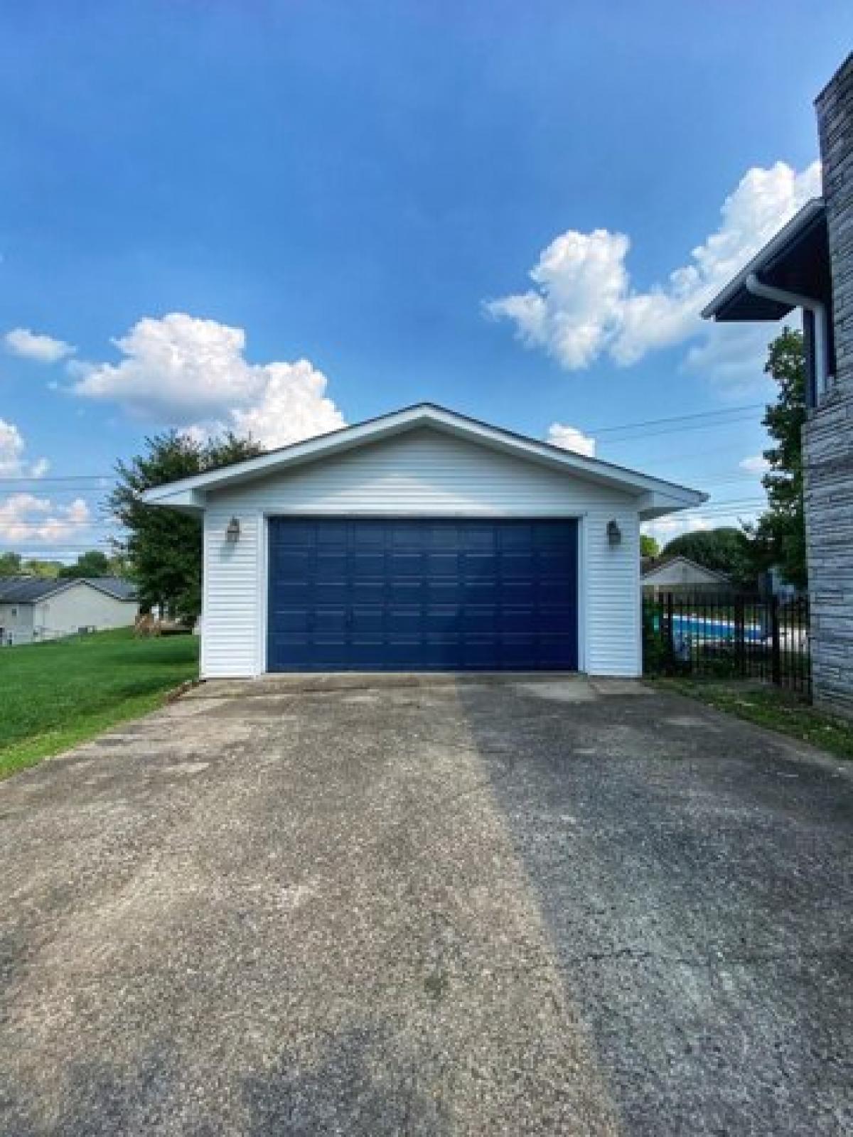 Picture of Home For Sale in Winchester, Kentucky, United States