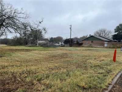 Residential Land For Sale in Beeville, Texas