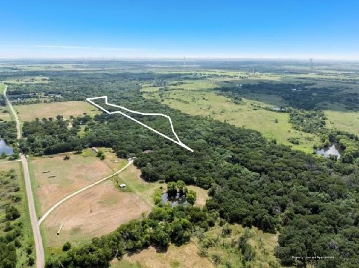 Picture of Residential Land For Sale in Axtell, Texas, United States