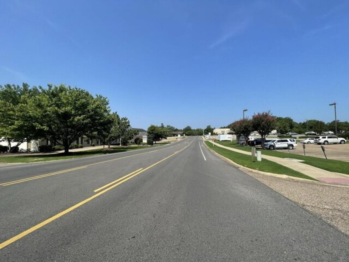 Picture of Residential Land For Sale in Starkville, Mississippi, United States