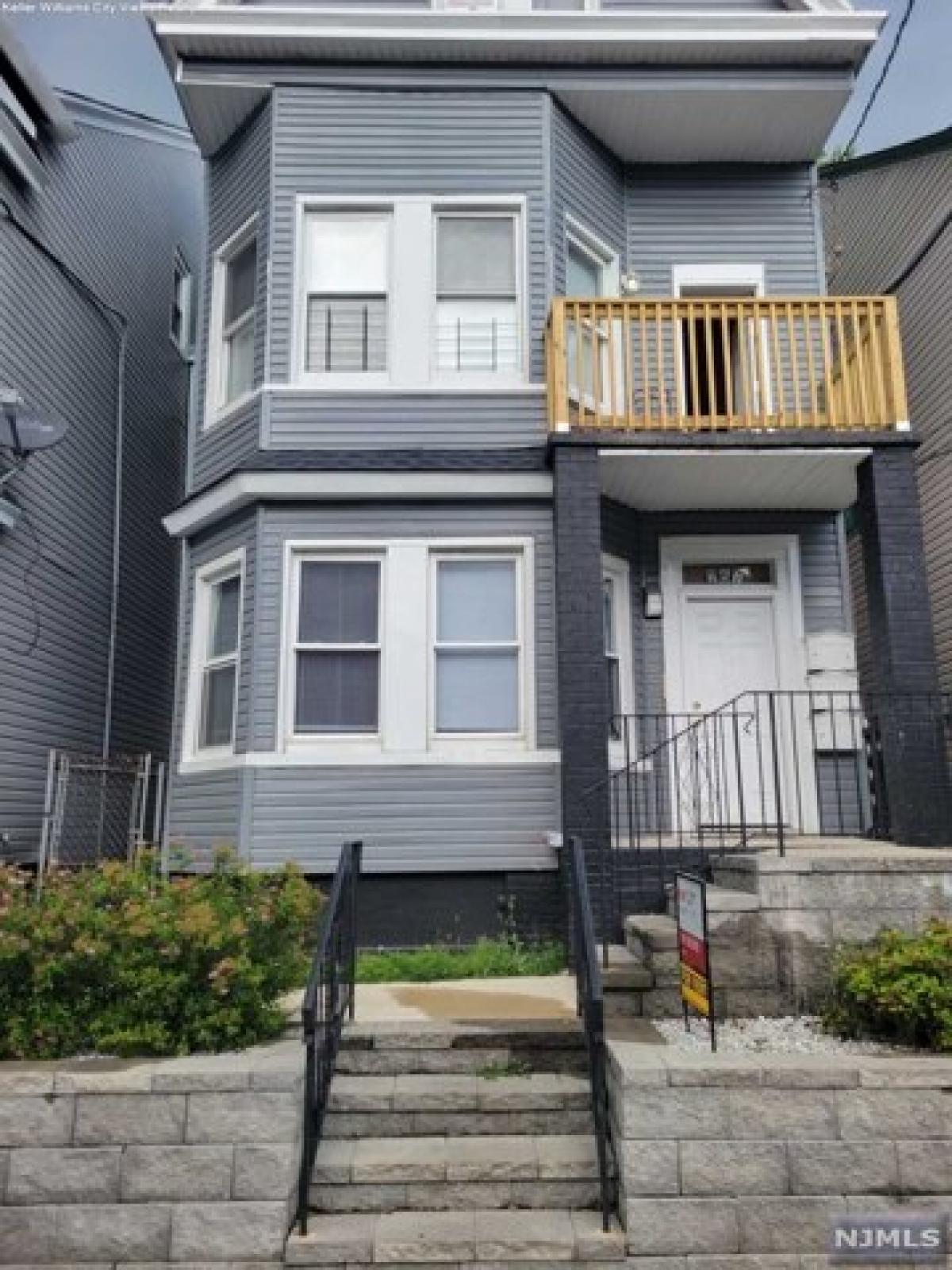 Picture of Home For Rent in Paterson, New Jersey, United States