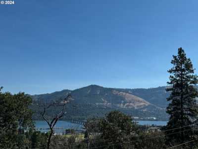 Home For Sale in Hood River, Oregon