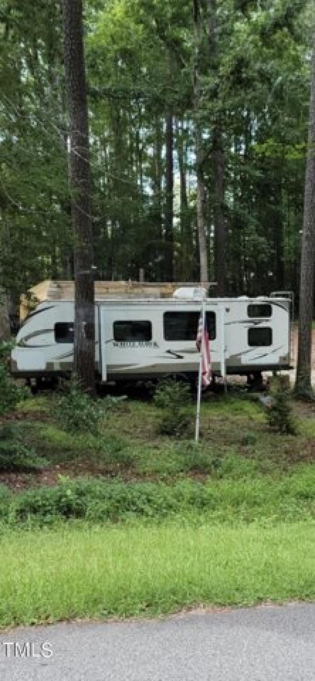 Picture of Residential Land For Sale in Louisburg, North Carolina, United States