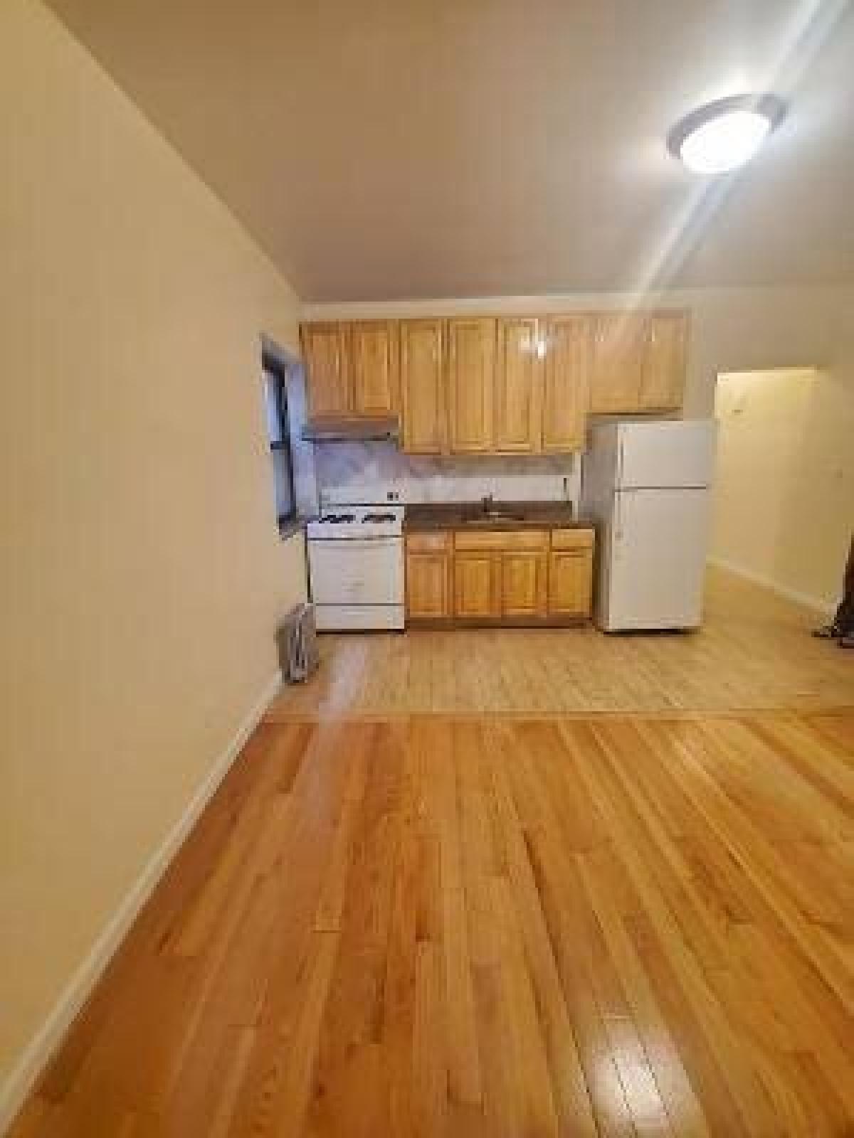 Picture of Home For Rent in Woodside, New York, United States