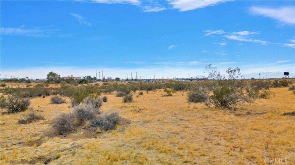 Picture of Residential Land For Sale in Hesperia, California, United States