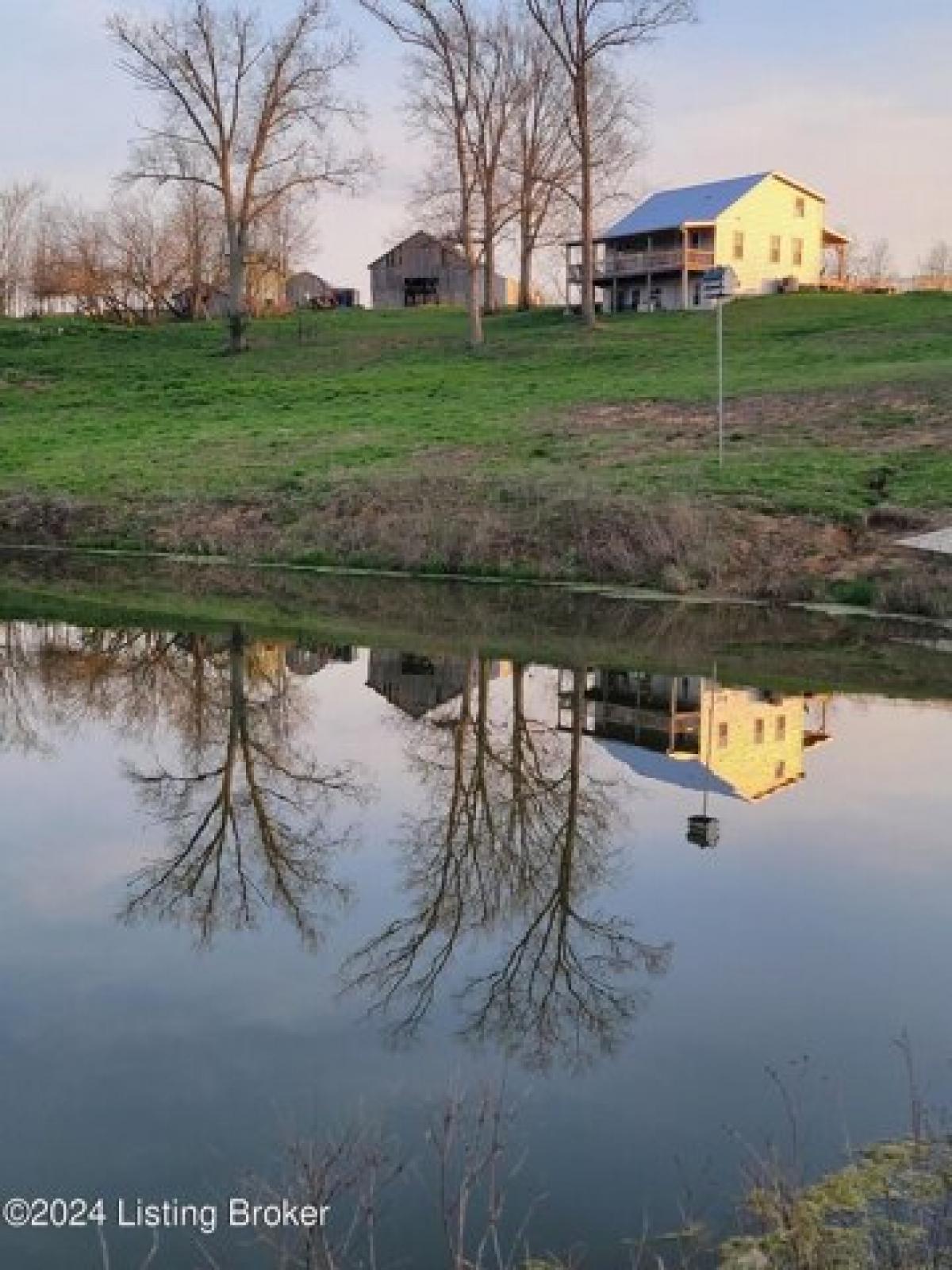 Picture of Home For Sale in Turners Station, Kentucky, United States