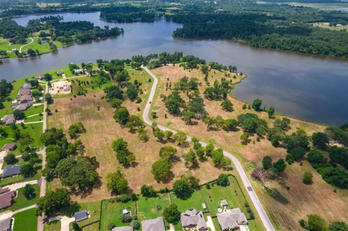 Picture of Residential Land For Sale in Mount Pleasant, Texas, United States