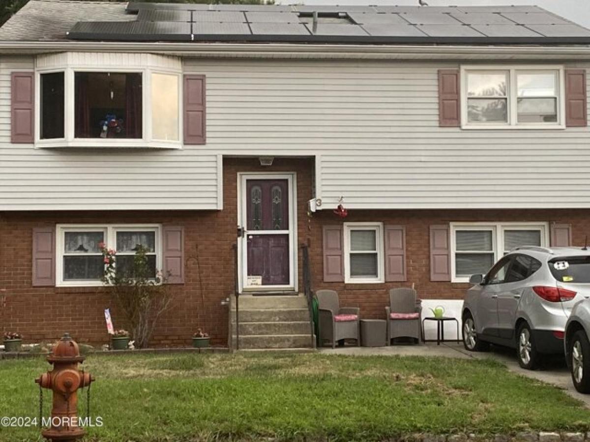 Picture of Home For Sale in Keansburg, New Jersey, United States