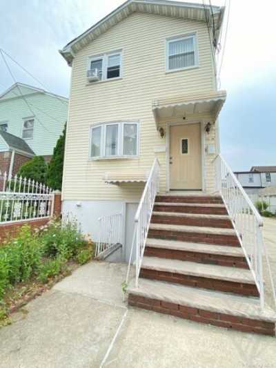 Home For Rent in South Ozone Park, New York