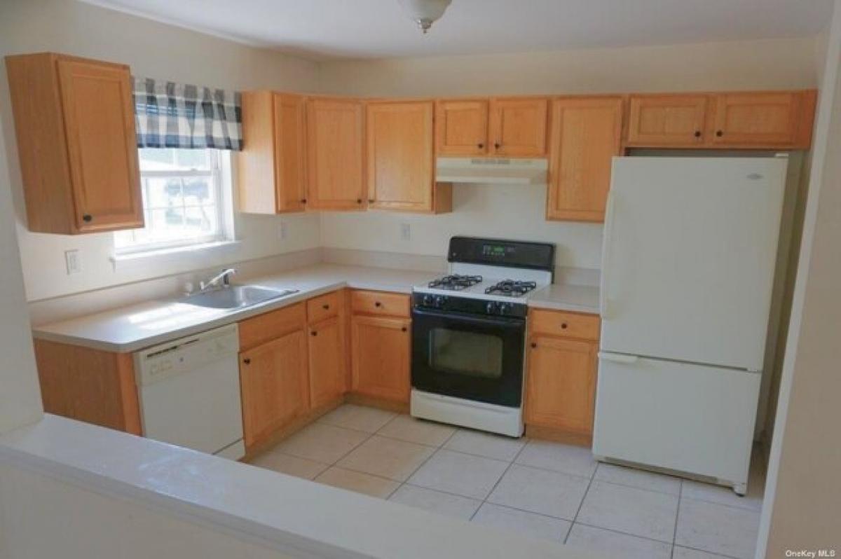 Picture of Home For Rent in Massapequa, New York, United States