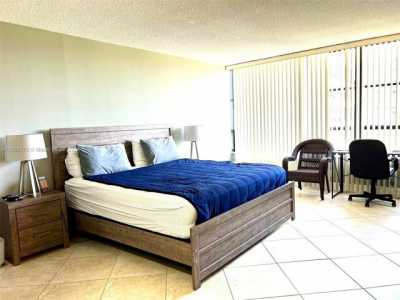 Apartment For Rent in Hallandale Beach, Florida