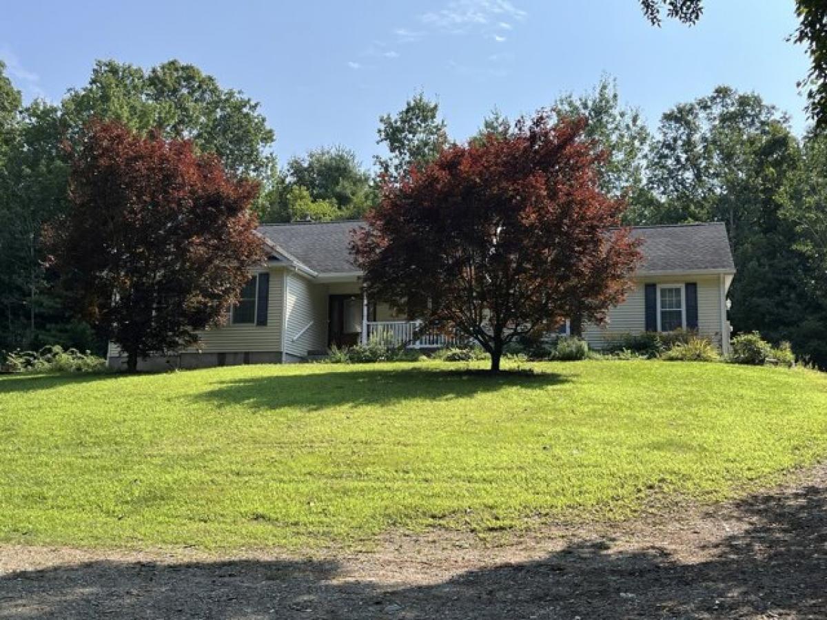 Picture of Home For Sale in Canterbury, Connecticut, United States