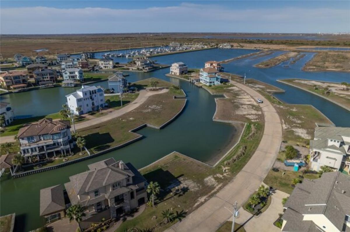 Picture of Residential Land For Sale in Hitchcock, Texas, United States