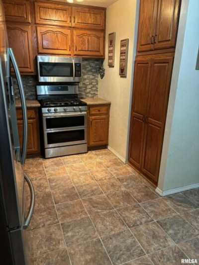 Home For Sale in Pekin, Illinois