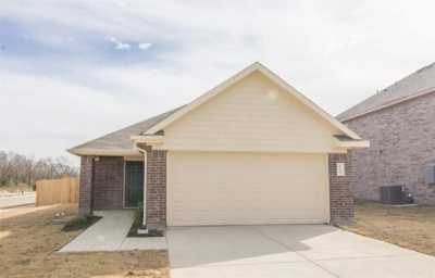 Home For Rent in Ennis, Texas