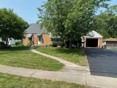 Home For Sale in Crete, Illinois