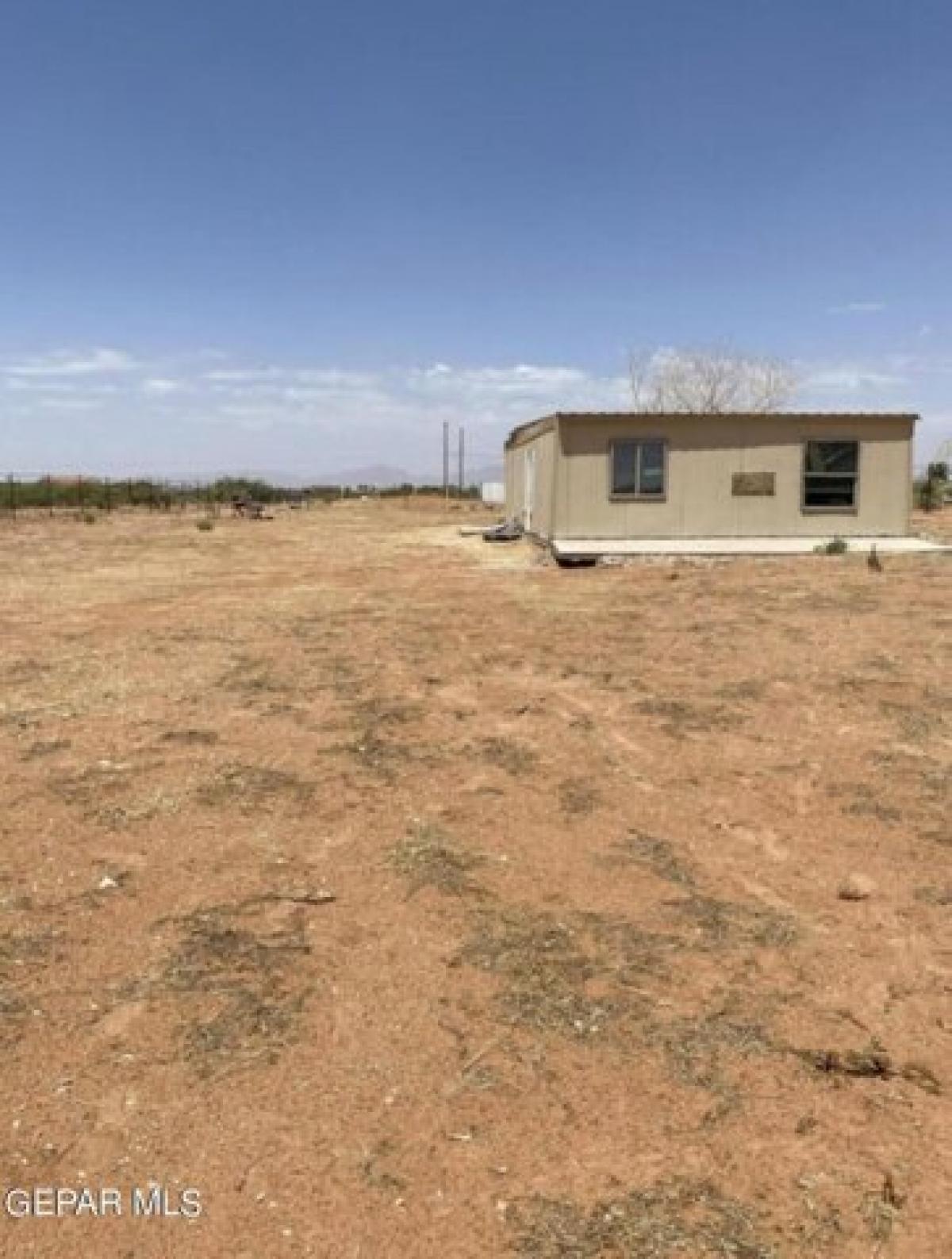 Picture of Home For Sale in Clint, Texas, United States